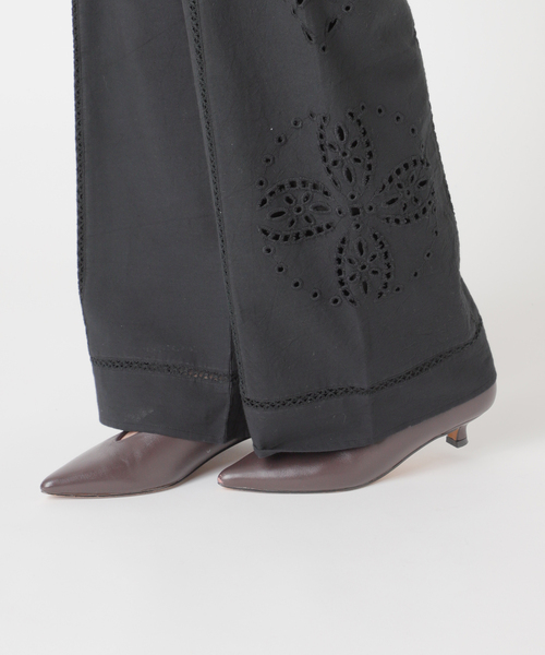 JOURNAL STANDARD relume（ジャーナルスタンダード　レリューム）の「［26SS新作］カットワークエンブロイダリーパンツ（その他パンツ・レディース・ブラック/アイボリー・FREE）」の13枚目の写真