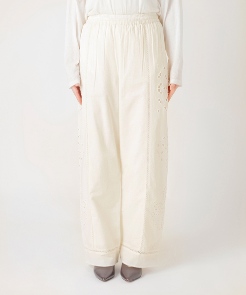 JOURNAL STANDARD relume（ジャーナルスタンダード　レリューム）の「［26SS新作］カットワークエンブロイダリーパンツ（その他パンツ・レディース・ブラック/アイボリー・FREE）」の18枚目の写真