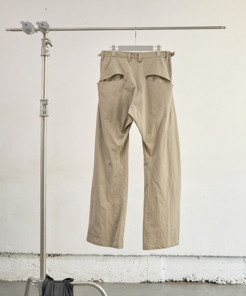 パンツ NVRFRGT | 2TUCKED CURVED LEG TROUSERS 2TUCKED CURVED LEG TROUSERS（その他パンツ）｜NVRFRGT（ネヴァー