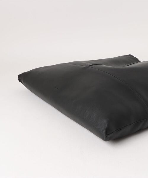 ALLSAINTS（オールセインツ）の「ASHA LEATHER SHOULDER BAG | ASHA レザー ショルダー バッグ（ショルダーバッグ・レディース・ブラック・ONE SIZE）」の12枚目の写真