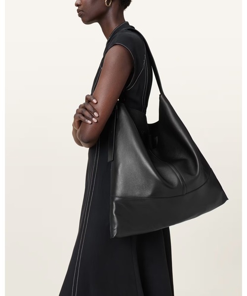 ALLSAINTS（オールセインツ）の「ASHA LEATHER SHOULDER BAG | ASHA レザー ショルダー バッグ（ショルダーバッグ・レディース・ブラック・ONE SIZE）」の2枚目の写真