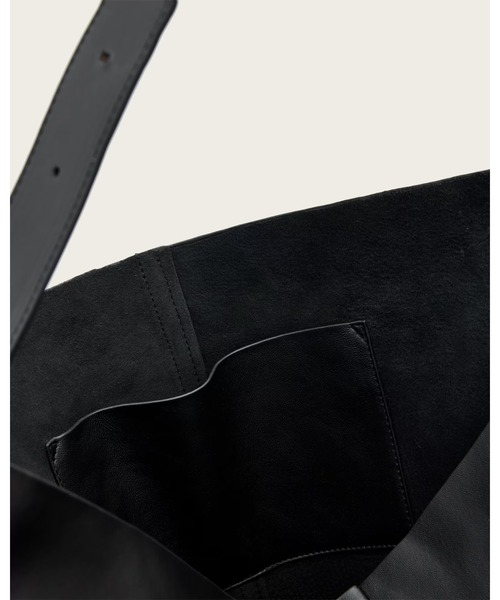 ALLSAINTS（オールセインツ）の「ASHA LEATHER SHOULDER BAG | ASHA レザー ショルダー バッグ（ショルダーバッグ・レディース・ブラック・ONE SIZE）」の3枚目の写真
