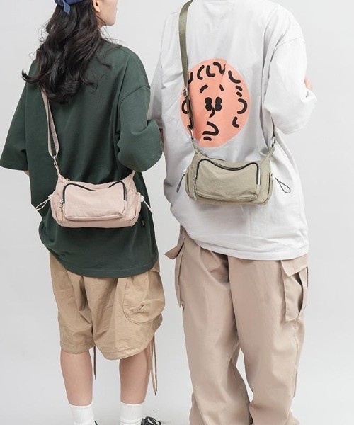 Beststore(ベストストア)の「多収納 軽量ナイロンショルダーバッグ ファスナーポケット付き 男女兼用(ショルダーバッグ・レディース・ブラック/ベージュ/カーキ/ライトベージュ・FREE)」の19枚目の写真