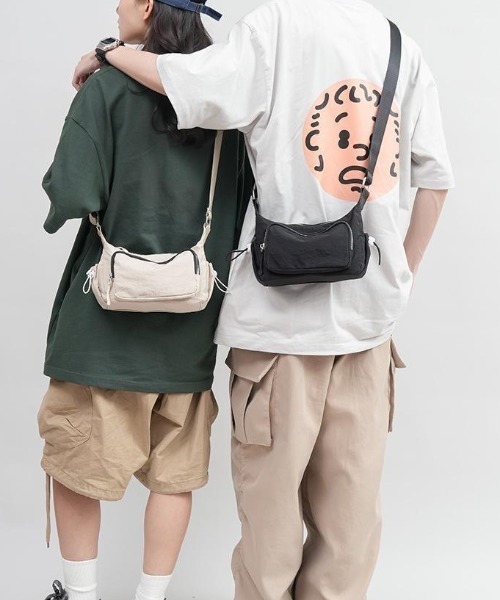 Beststore(ベストストア)の「多収納 軽量ナイロンショルダーバッグ ファスナーポケット付き 男女兼用(ショルダーバッグ・レディース・ブラック/ベージュ/カーキ/ライトベージュ・FREE)」の21枚目の写真