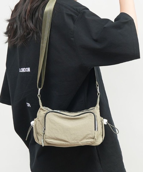 Beststore(ベストストア)の「多収納 軽量ナイロンショルダーバッグ ファスナーポケット付き 男女兼用(ショルダーバッグ・レディース・ブラック/ベージュ/カーキ/ライトベージュ・FREE)」の12枚目の写真