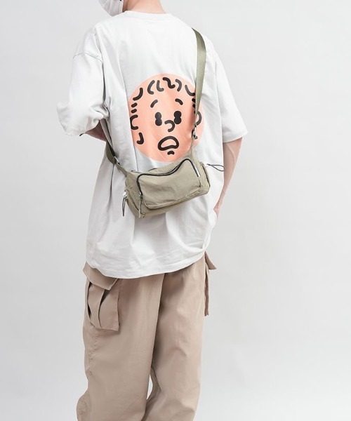 Beststore(ベストストア)の「多収納 軽量ナイロンショルダーバッグ ファスナーポケット付き 男女兼用(ショルダーバッグ・レディース・ブラック/ベージュ/カーキ/ライトベージュ・FREE)」の16枚目の写真