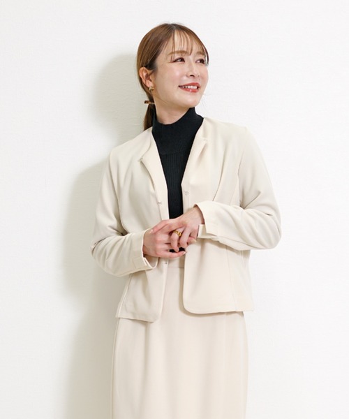 CHhdmn(シーエイチヒデモン)の「ストレッチジョーゼットノーカラーショート丈 ジャケット 秋冬(ノーカラージャケット・レディース・アイボリー/ブラック/ネイビー・M/L)」の2枚目の写真