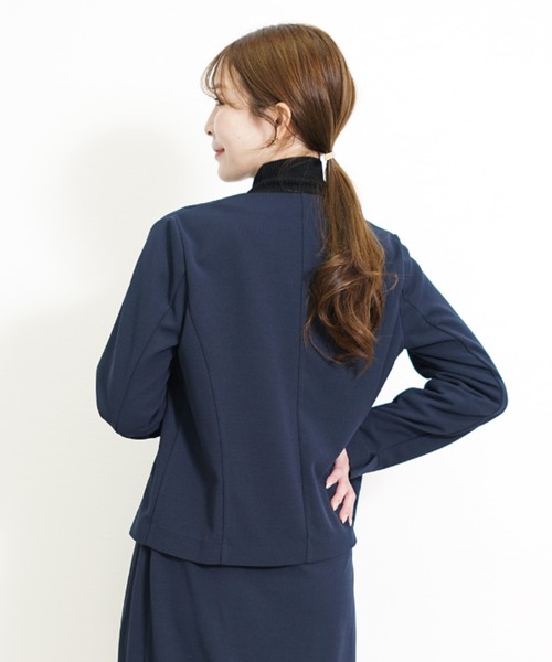 CHhdmn(シーエイチヒデモン)の「ストレッチジョーゼットノーカラーショート丈 ジャケット 秋冬(ノーカラージャケット・レディース・アイボリー/ブラック/ネイビー・M/L)」の19枚目の写真