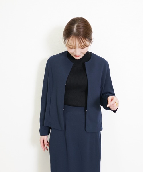 CHhdmn(シーエイチヒデモン)の「ストレッチジョーゼットノーカラーショート丈 ジャケット 秋冬(ノーカラージャケット・レディース・アイボリー/ブラック/ネイビー・M/L)」の16枚目の写真