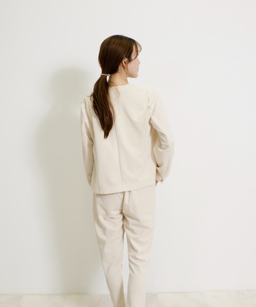 CHhdmn(シーエイチヒデモン)の「ストレッチジョーゼットノーカラーショート丈 ジャケット 秋冬(ノーカラージャケット・レディース・アイボリー/ブラック/ネイビー・M/L)」の7枚目の写真