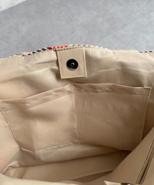 Chez toi(シェトワ)の「MIX/ストライプ柄トート(トートバッグ・レディース・オレンジ/ブラック/ブラウン・FREE)」の5枚目の写真