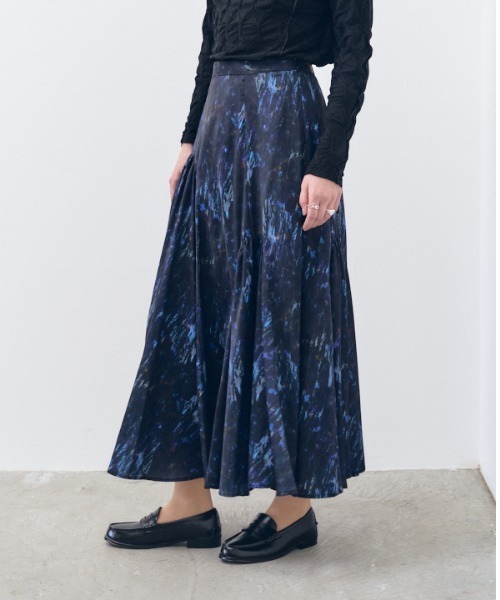 Muel Chic(ミュエルシック)の「Seren skirt セレンスカート(スカート・レディース・ブラック/オフホワイト/ブルー・SMALL/MEDIUM)」の3枚目の写真