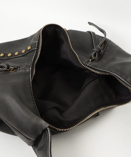 ONE DAY KMC (ワンデイケーエムシー)の「HERB/Two Pockets Moon Bag/2ポケットムーンバッグ(ショルダーバッグ・レディース・ダークブラウン/ブラック・FREE)」の5枚目の写真