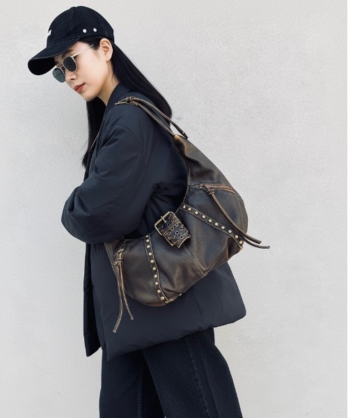 ONE DAY KMC (ワンデイケーエムシー)の「HERB/Two Pockets Moon Bag/2ポケットムーンバッグ(ショルダーバッグ・レディース・ダークブラウン/ブラック・FREE)」の2枚目の写真