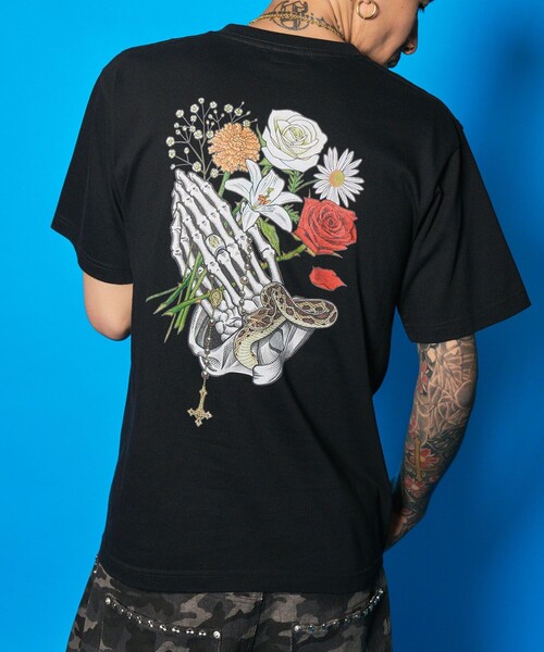 Subciety(サブサエティ)の「Flower praying hands tee(Tシャツ/カットソー・メンズ・ブラック/サンドベージュ/ホワイト・SMALL/MEDIUM/LARGE/X-LARGE/XX-LARGE)」の20枚目の写真