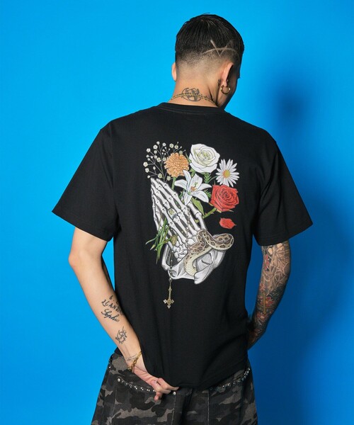 Subciety(サブサエティ)の「Flower praying hands tee(Tシャツ/カットソー・メンズ・ブラック/サンドベージュ/ホワイト・SMALL/MEDIUM/LARGE/X-LARGE/XX-LARGE)」の22枚目の写真