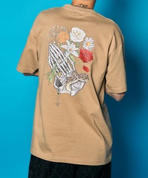 Flower praying hands tee