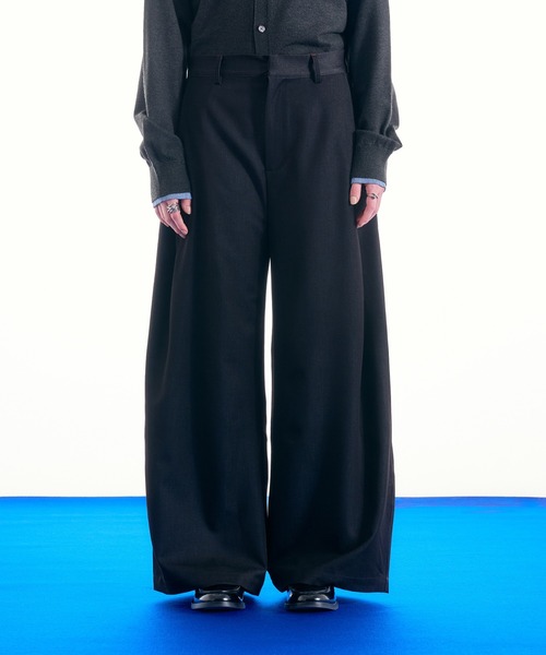 SELLE GLANT（セレグランテ）の「DUNGAREE DESIGN TUCK WIDE PANTS/ダンガリーデザインタックワイドパンツ（スラックス・メンズ・ダークブラウン/ブラック/インディゴブルー・LARGE/MEDIUM/SMALL）」の7枚目の写真