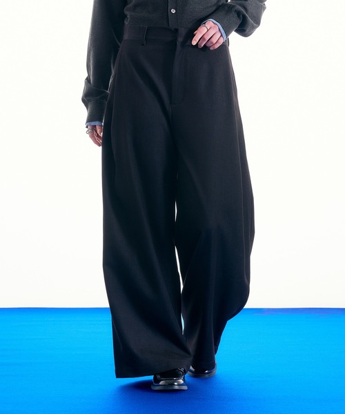 SELLE GLANT（セレグランテ）の「DUNGAREE DESIGN TUCK WIDE PANTS/ダンガリーデザインタックワイドパンツ（スラックス・メンズ・ダークブラウン/ブラック/インディゴブルー・LARGE/MEDIUM/SMALL）」の8枚目の写真