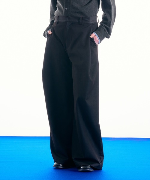 SELLE GLANT（セレグランテ）の「DUNGAREE DESIGN TUCK WIDE PANTS/ダンガリーデザインタックワイドパンツ（スラックス・メンズ・ダークブラウン/ブラック/インディゴブルー・LARGE/MEDIUM/SMALL）」の10枚目の写真