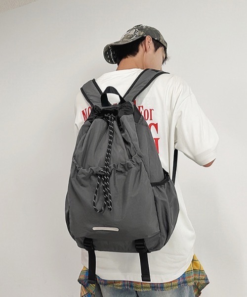 Teem Store(チームストア)の「大容量 アウトポケットバックパック(バックパック/リュック・レディース・グリーン/ブラック/グレー・F)」の1枚目の写真