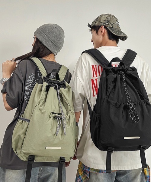 Teem Store(チームストア)の「大容量 アウトポケットバックパック(バックパック/リュック・レディース・グリーン/ブラック/グレー・F)」の3枚目の写真