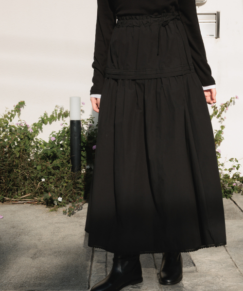 DEHEVE（デヘヴェ）の「Ruffle Long Skirt [Black]（スカート・レディース・ブラック・FREE）」の4枚目の写真