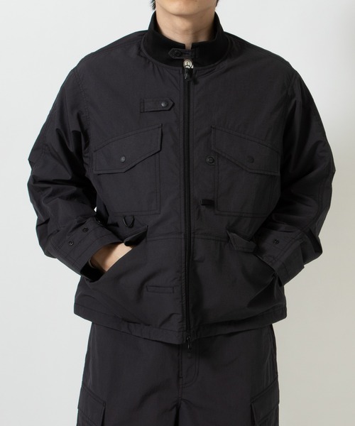 DAIWA PIER39(ダイワピア39)の「TECH MIL MECHANICS JACKET(ミリタリージャケット・メンズ・ブラック/グレー・X-LARGE/LARGE/MEDIUM/SMALL)」の2枚目の写真