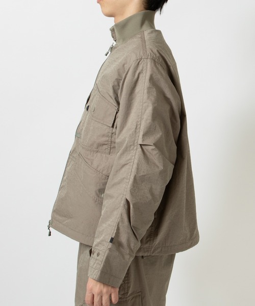 DAIWA PIER39(ダイワピア39)の「TECH MIL MECHANICS JACKET(ミリタリージャケット・メンズ・ブラック/グレー・X-LARGE/LARGE/MEDIUM/SMALL)」の5枚目の写真