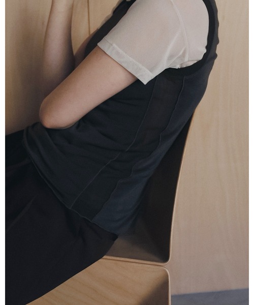 anuke（アンヌーク）の「Bicolor Tank Top（タンクトップ・レディース・アイボリー/チャコールグレー・FREE）」の5枚目の写真