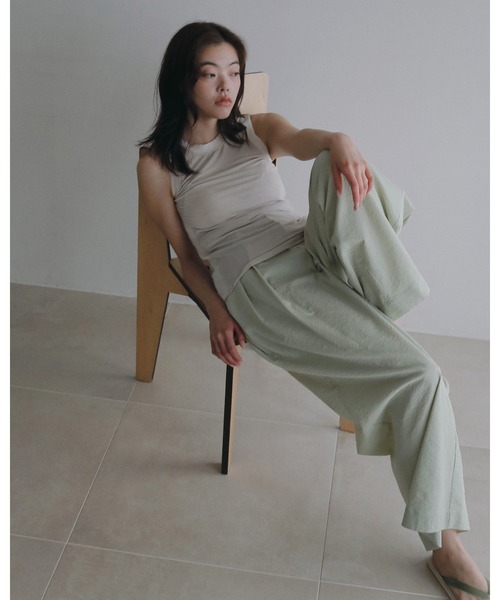 anuke（アンヌーク）の「Bicolor Tank Top（タンクトップ・レディース・アイボリー/チャコールグレー・FREE）」の6枚目の写真