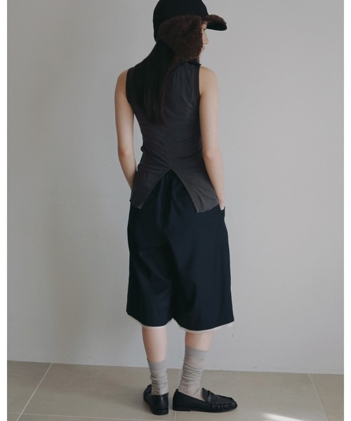 anuke（アンヌーク）の「Bicolor Tank Top（タンクトップ・レディース・アイボリー/チャコールグレー・FREE）」の8枚目の写真