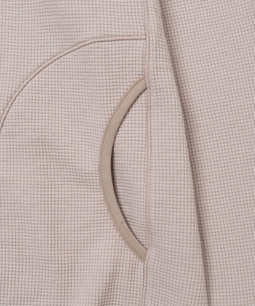 PHYPS MOTORCYCLE(フィップスモーターサイクル)の「H-Tech Waffle Back Pocket Hooded Long Sleeve Beige(Tシャツ/カットソー・レディース・その他・X-LARGE/SMALL/MEDIUM/LARGE)」の5枚目の写真