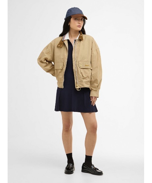 Barbour(バブアー)の「Blackthorn ショート丈カジュアルジャケット(ブルゾン・レディース・ベージュ/ネイビー・8/10)」の14枚目の写真