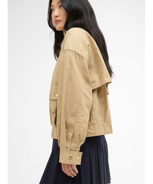 Barbour(バブアー)の「Blackthorn ショート丈カジュアルジャケット(ブルゾン・レディース・ベージュ/ネイビー・8/10)」の17枚目の写真