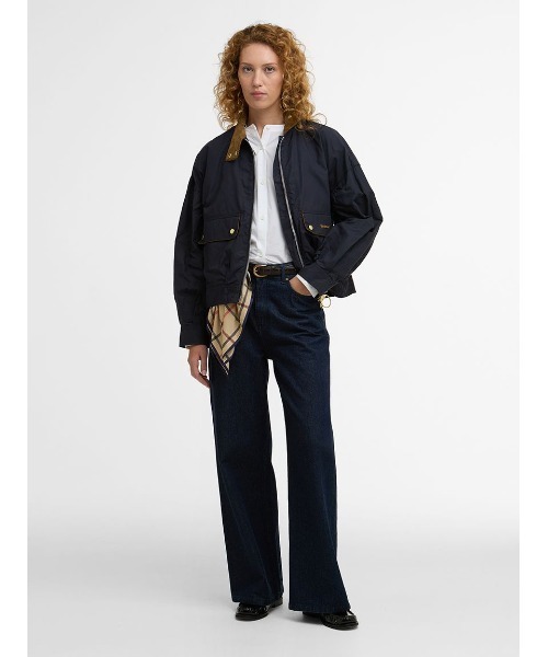 Barbour(バブアー)の「Blackthorn ショート丈カジュアルジャケット(ブルゾン・レディース・ベージュ/ネイビー・8/10)」の3枚目の写真