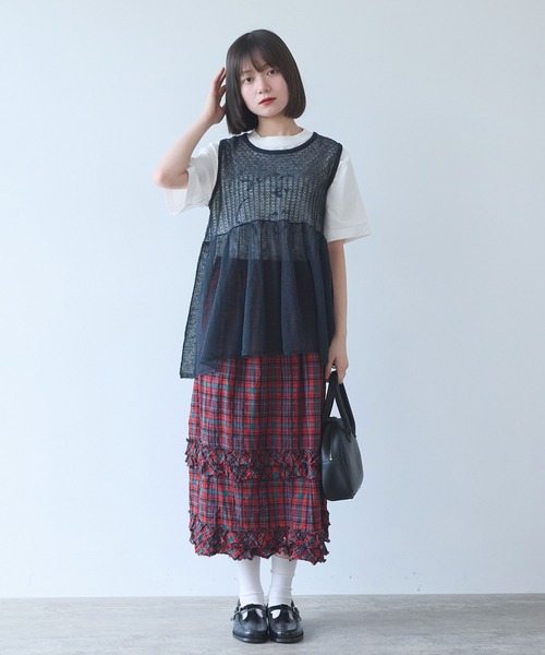 bulle de savon(ビュルデサボン)の「△透かし編み shari shari knit tunic(ベスト・レディース・チャコールグレー/ホワイト/レッド・FREE)」の22枚目の写真