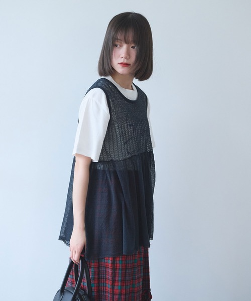 bulle de savon(ビュルデサボン)の「△透かし編み shari shari knit tunic(ベスト・レディース・チャコールグレー/ホワイト/レッド・FREE)」の19枚目の写真