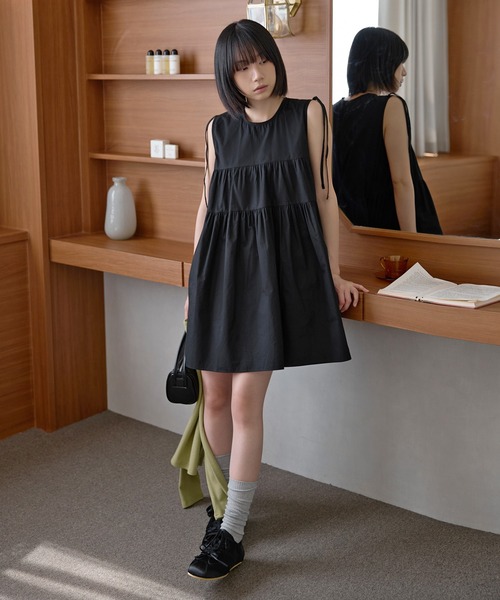 UNE MANSION(ユヌマンション)の「ショルダーリボンティアードワンピース(Tシャツ/カットソー・レディース・ブラック/アイボリー/スカイブルー・FREE)」の4枚目の写真