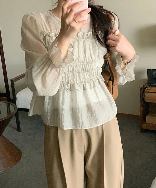LAFFMO（ラフモ）の「ギャザーフリルクルーネックブラウス（シャツ/ブラウス・レディース・グレー/ベージュ・F）」の22枚目の写真