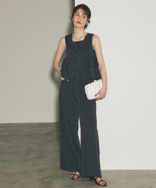 ARVELLIA(アルベリア)の「【セットアップ対応】FLATTERING EIDE PANTS(その他パンツ・レディース・ブラック/ストライプ・M)」の3枚目の写真