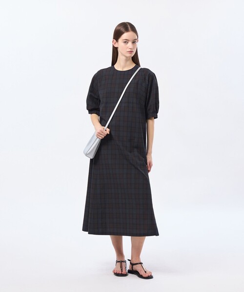 MACKINTOSH PHILOSOPHY(マッキントッシュ フィロソフィー)の「サッカーチェックフレアワンピース(ワンピース・レディース・ネイビー/ベージュ・38/36)」の3枚目の写真