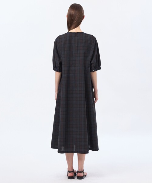 MACKINTOSH PHILOSOPHY(マッキントッシュ フィロソフィー)の「サッカーチェックフレアワンピース(ワンピース・レディース・ネイビー/ベージュ・38/36)」の7枚目の写真