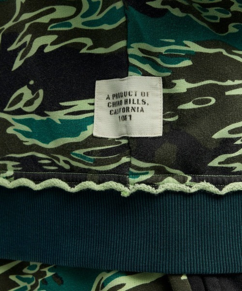 PUMA(プーマ)の「PUMA LAFRANCE SUPPLY FULL ZIP HOODI(プーマ ラフランス サプライ フルジップ フーディ)(パーカー・メンズ・グリーン系・SMALL/MEDIUM/LARGE/X-LARGE/XX-LARGE)」の2枚目の写真