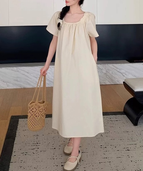 shopnikoniko(ショップニコニコ)の「ワンピース 夏 ミディ丈 半袖 ギャザースクエアネック ワンピース(ワンピース・レディース・ホワイト/ピンク・フリー)」の4枚目の写真