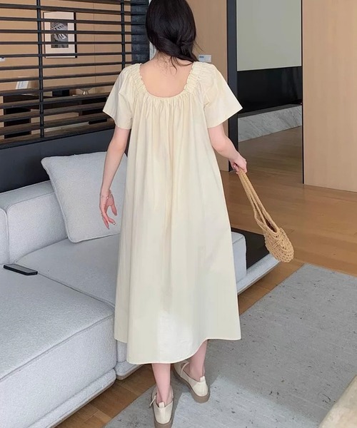 shopnikoniko(ショップニコニコ)の「ワンピース 夏 ミディ丈 半袖 ギャザースクエアネック ワンピース(ワンピース・レディース・ホワイト/ピンク・フリー)」の5枚目の写真