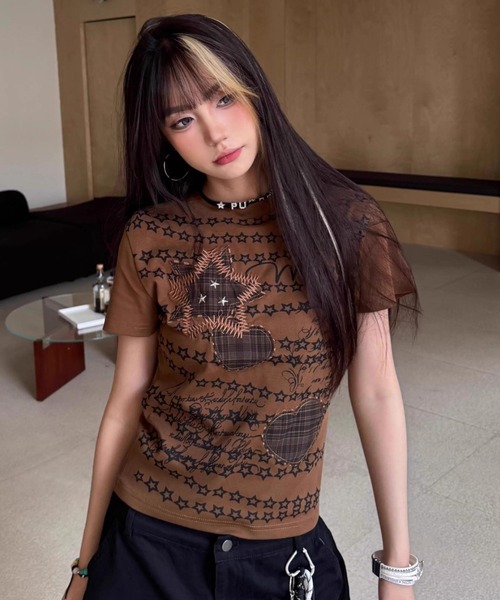 GEMEDA（ジェメダ）の「ハートプリント レースアップ風 半袖ニットトップス（Tシャツ/カットソー・レディース・レッド/ホワイト/モカ・M）」の2枚目の写真