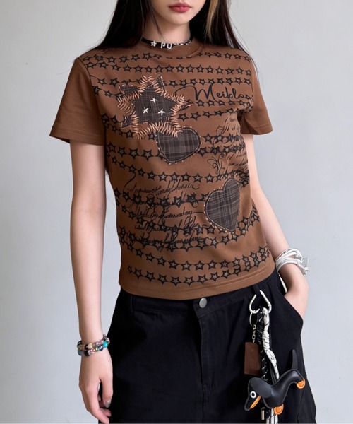 GEMEDA（ジェメダ）の「ハートプリント レースアップ風 半袖ニットトップス（Tシャツ/カットソー・レディース・レッド/ホワイト/モカ・M）」の16枚目の写真