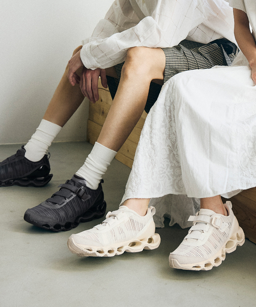 MIZUNO（ミズノ　）の「MIZUNO / ミズノ WAVE PROPHECY STRAP 2（スニーカー・レディース・ホワイト系その他/チャコールグレー・25cm/24cm/23cm）」の5枚目の写真