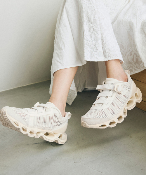 MIZUNO（ミズノ　）の「MIZUNO / ミズノ WAVE PROPHECY STRAP 2（スニーカー・レディース・ホワイト系その他/チャコールグレー・25cm/24cm/23cm）」の6枚目の写真